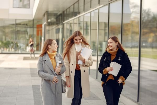 Online Innovation Scholarship
